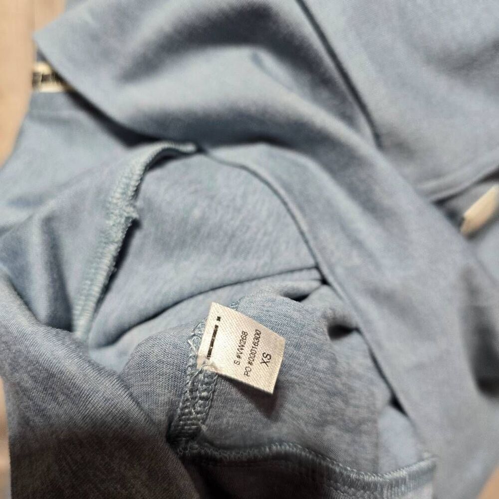 Vuori Halo Performance Hoodie 2.0 Shade Heather XS Athleisure Comfy Outdoor Gym - Picture 5 of 6